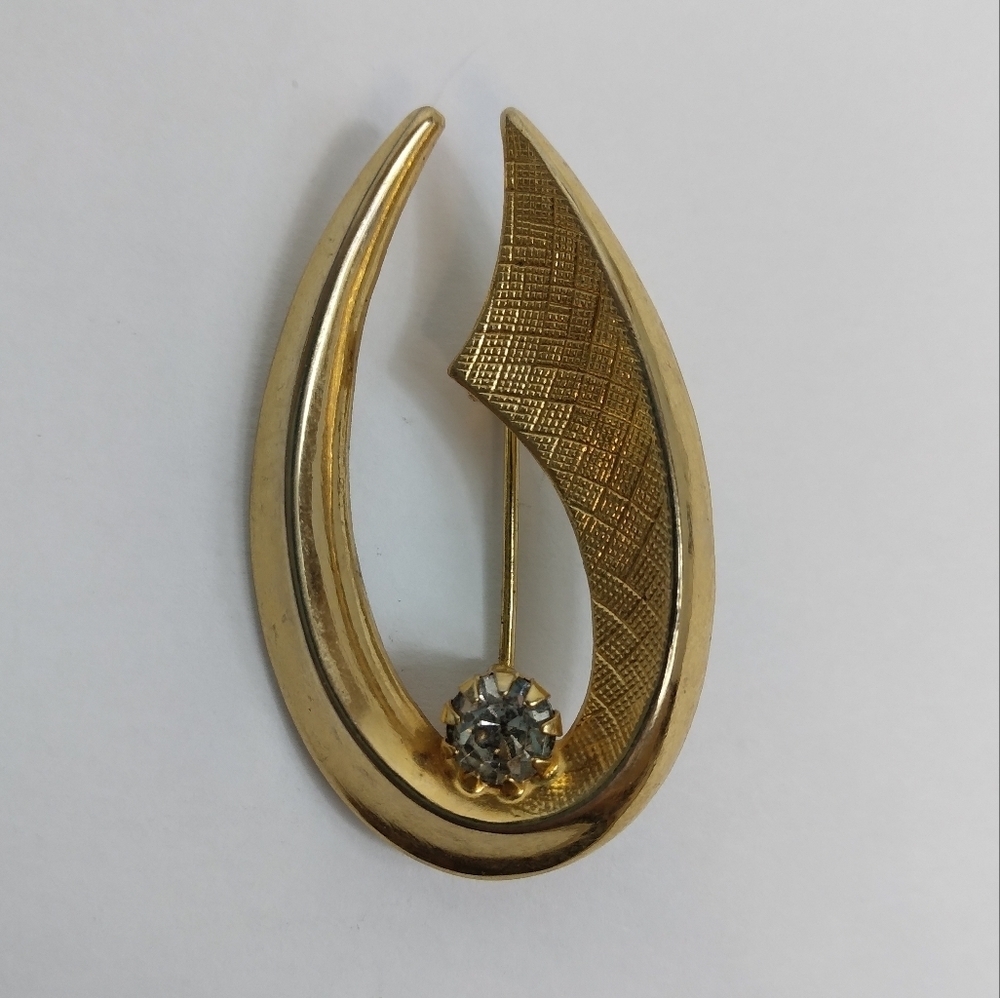 Vintage Prong Set Rhinestone Pin Gold Plated Metal Mid Century Modern